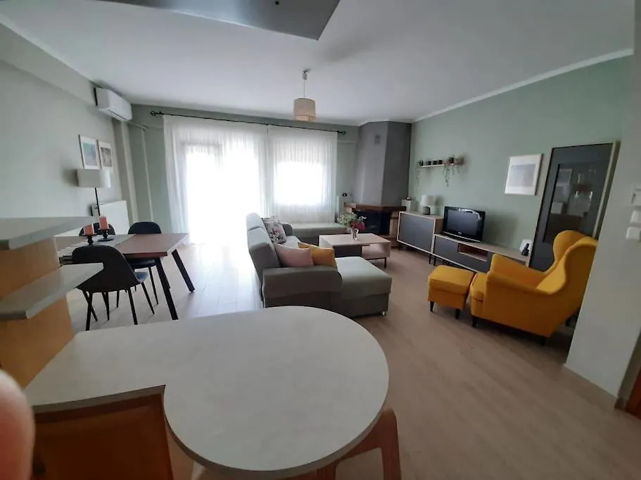 Spacious And Comfy Apartment By Golden Host Nea Moudania